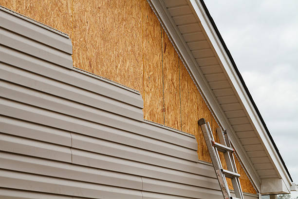 Professional Fiber Cement Siding technician working in Edgewood, PA